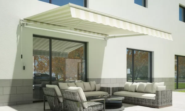 aran__acja_markizy_ogrodowej_zamontowana_do___ciany_budynku_d1bb Markiza tarasowa Gutroof Classic 300 × 250 cm White/Taupe