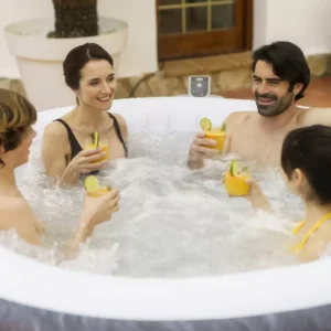 arrangement_of_a_relaxing_family_in_the_boracay_jacuzzi_on_the_terrace_e753 Jacuzzi ogrodowe Bestway Boracay AirJet 4-osobowe 180 × 66 cm