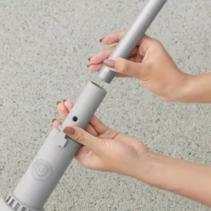close_up_of_the_installation_of_a_cordless_vacuum_cleaner_bc1b Odkurzacz bezprzewodowy do basenu i spa Bestway 60327