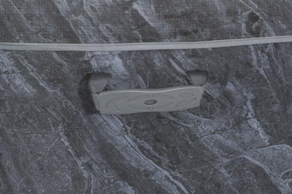 close_up_of_the_jacuzzi_helper_handle_7315 Jacuzzi ogrodowe Bestway Boracay AirJet 4-osobowe 180 × 66 cm