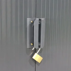 door_locker_in_tol_house_Montreal_277x195_cm_Light_Grey_Hardmaister_for_safety__bddf Domek metalowy ogrodowy Hardmaister Montreal 277 × 195 cm Light Grey