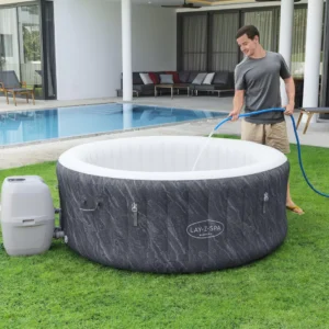 man_pouring_water_into_a_jacuzzi_b6e5 Jacuzzi ogrodowe Bestway Boracay AirJet 4-osobowe 180 × 66 cm
