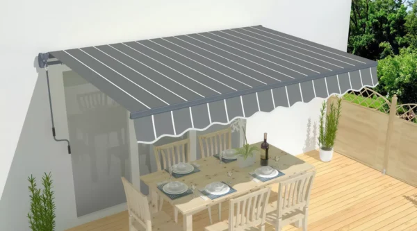 markiza_zawieszona_nad_zestawem_mebli_ogrodowych_d581 Markiza tarasowa Gutroof Classic 500 × 300 cm Grey/White