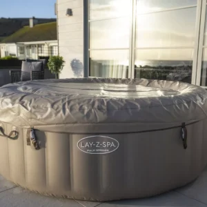 morning_arrangement_of_a_jacuzzi_covered_with_a_cover_on_the_terrace_3dd3 Jacuzzi ogrodowe Bestway Palm Springs AirJet 4–6 osób 196 × 71 cm