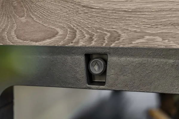 skrzynia-do-uprawy-deco-ashwood-keter-zblizenie-na-wbudowany-system-nawadniania Skrzynia do uprawy Keter Deco Ashwood 113 cm