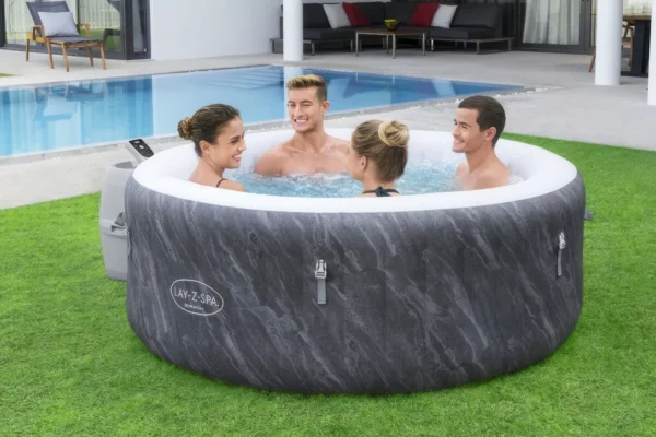 summer_visualization_of_jacuzzi_with_friends_in_the_garden_5a57 Jacuzzi ogrodowe Bestway Boracay AirJet 4-osobowe 180 × 66 cm