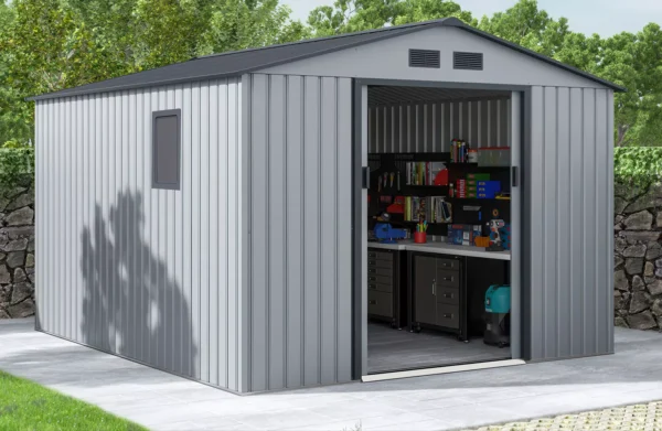 tool_house_Hudson_277x319_cm_Light_Grey_garden_arrangement_0726 Domek metalowy ogrodowy Hardmaister Hudson 277 × 319 cm Light Grey