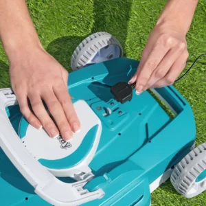view_of_the_vacuum_cleaner_charging_connection_a00a Odkurzacz automatyczny do basenu Bestway Aquatronix G200 akumulatorowy