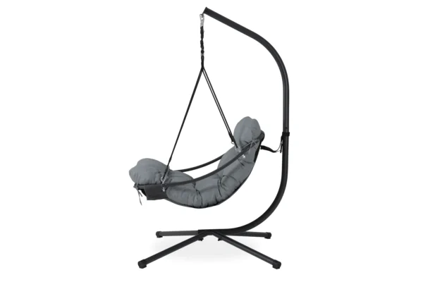 Fotel wiszący ORINOKO Grey Bjørkka na czarnym metalowym stelażu z szarą poduszką w widoku z boku Fotel wiszący ORINOKO Grey Bjørkka na czarnym metalowym stelażu z szarą poduszką w widoku z boku