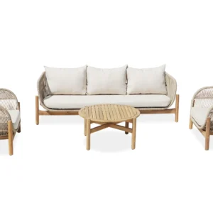 Sofa ogrodowa trzyosobowa z jasnymi poduszkami widok z boku packshot produktu