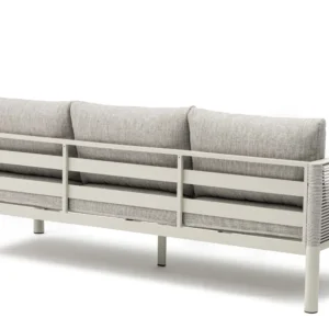 Widok z tyłu na sofę z zestawu mebli ogrodowych GENEVA PREMIUM Bjørkka w kolorze Melange Grey z jasną aluminiową ramą Widok z tyłu na sofę z zestawu mebli ogrodowych GENEVA PREMIUM Bjørkka w kolorze Melange Grey z jasną aluminiową ramą