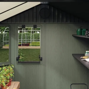 Wnętrze domku z szklarnią potting shed 6x8