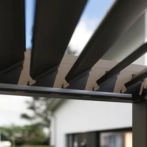 Bioklimatyczna pergola z ruchomymi lamelami ELEGANCE AUTOMATIC 3x3 Taupe – Gutroof — zdjęcie wariantu 11 Bioklimatyczna pergola z ruchomymi lamelami ELEGANCE AUTOMATIC 3x3 Taupe – Gutroof — zdjęcie wariantu 11