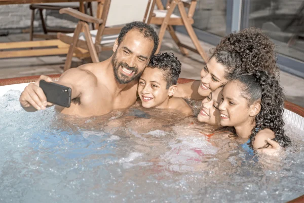 Nadmuchiwane jacuzzi z aplikacją sterownika Helsinki AirJet 1,8 x 0,66m – BESTWAY 60025 — zdjęcie wariantu 13 Nadmuchiwane jacuzzi z aplikacją sterownika Helsinki AirJet 1,8 x 0,66m – BESTWAY 60025 — zdjęcie wariantu 13