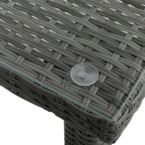 Zbliżenie na narożnik szarego stołu technorattanowego z zestawu FIESTA/VENECJA Dolphin Grey z widoczną szybą i przyssawką Zbliżenie na narożnik szarego stołu technorattanowego z zestawu FIESTA/VENECJA Dolphin Grey z widoczną szybą i przyssawką